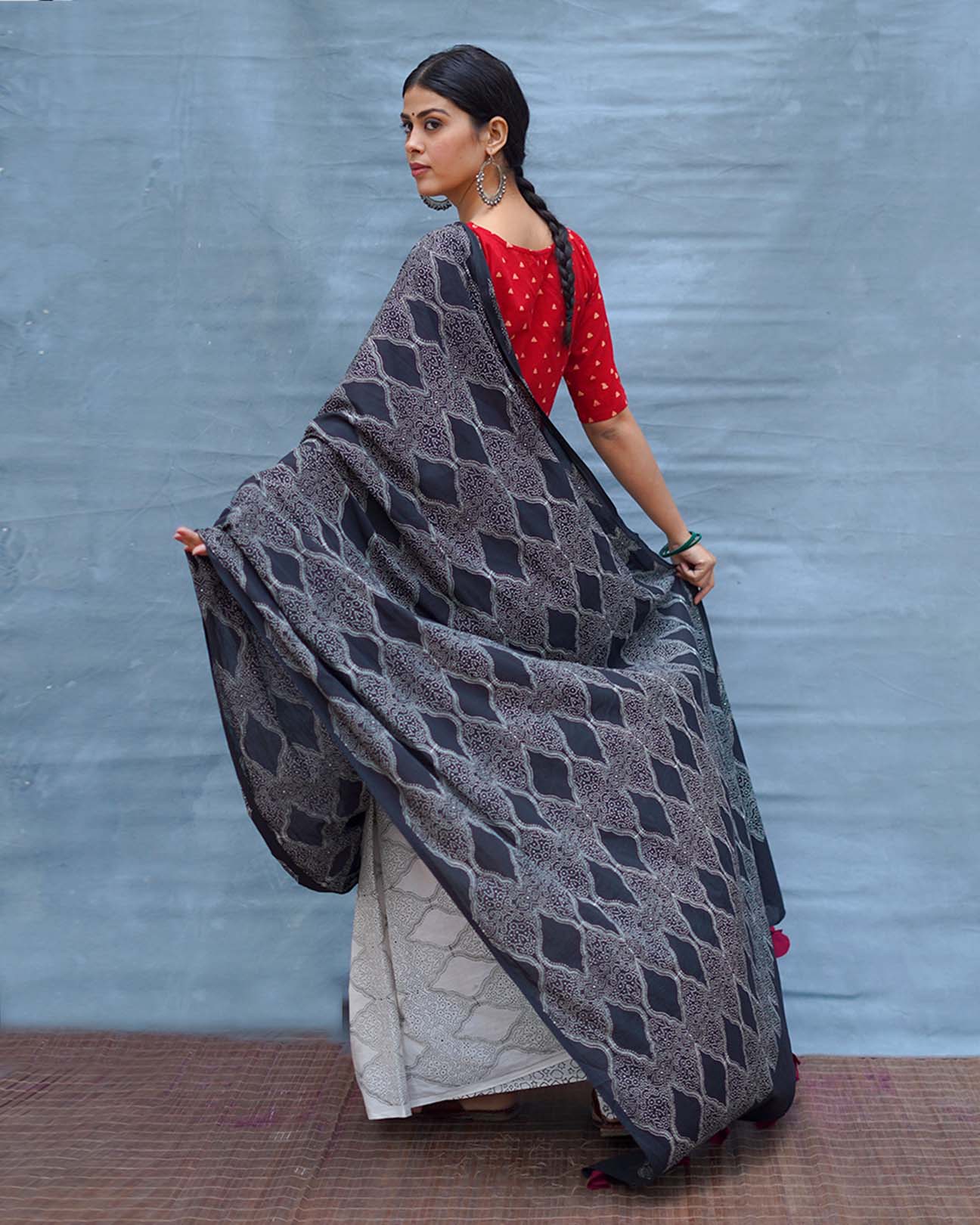 Black & White Tale Handblock Print Cotton Saree - MIS - Image 9
