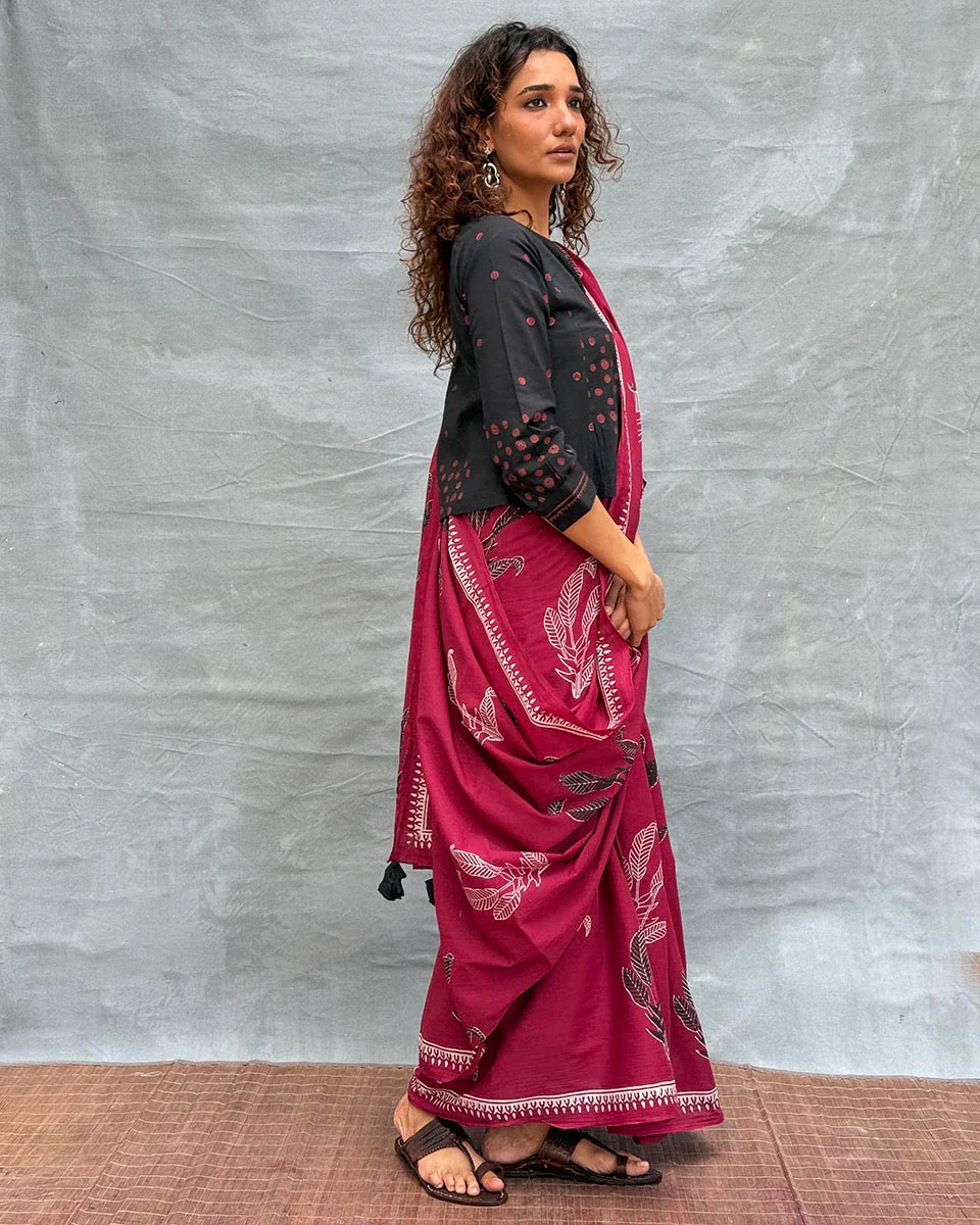 Breeze Maroon Block printed Cotton Saree - Image 6