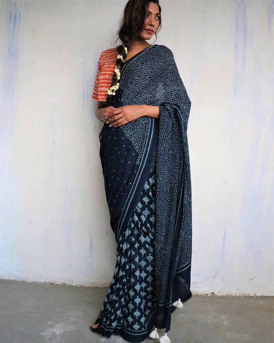 Blue Blockprinted Cotton Mul Saree - God - Image 5