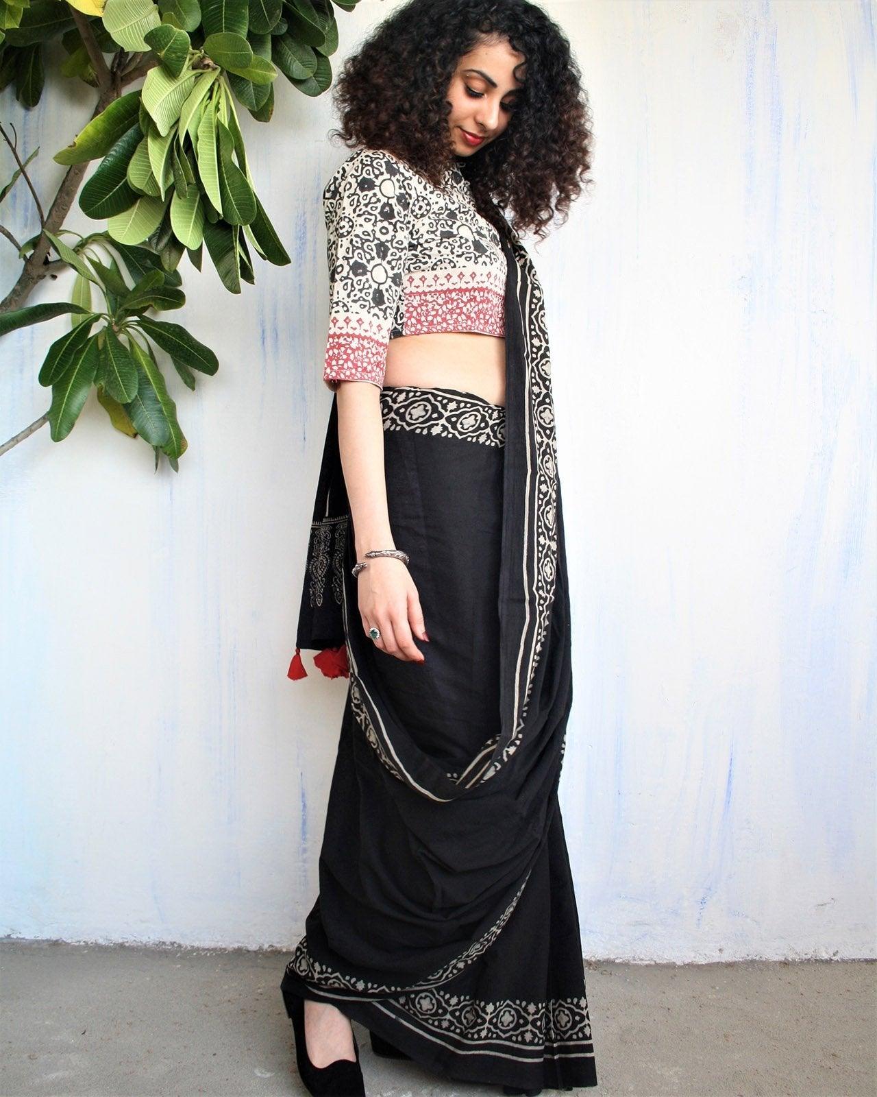 Ivory Black Block Printed Cotton Mul Saree - Image 2