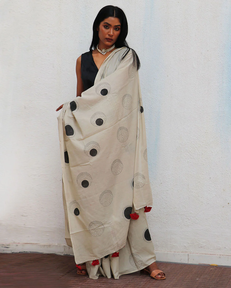 Snowflakes Handblockprinted Cotton Saree - Fmtm - Image 5