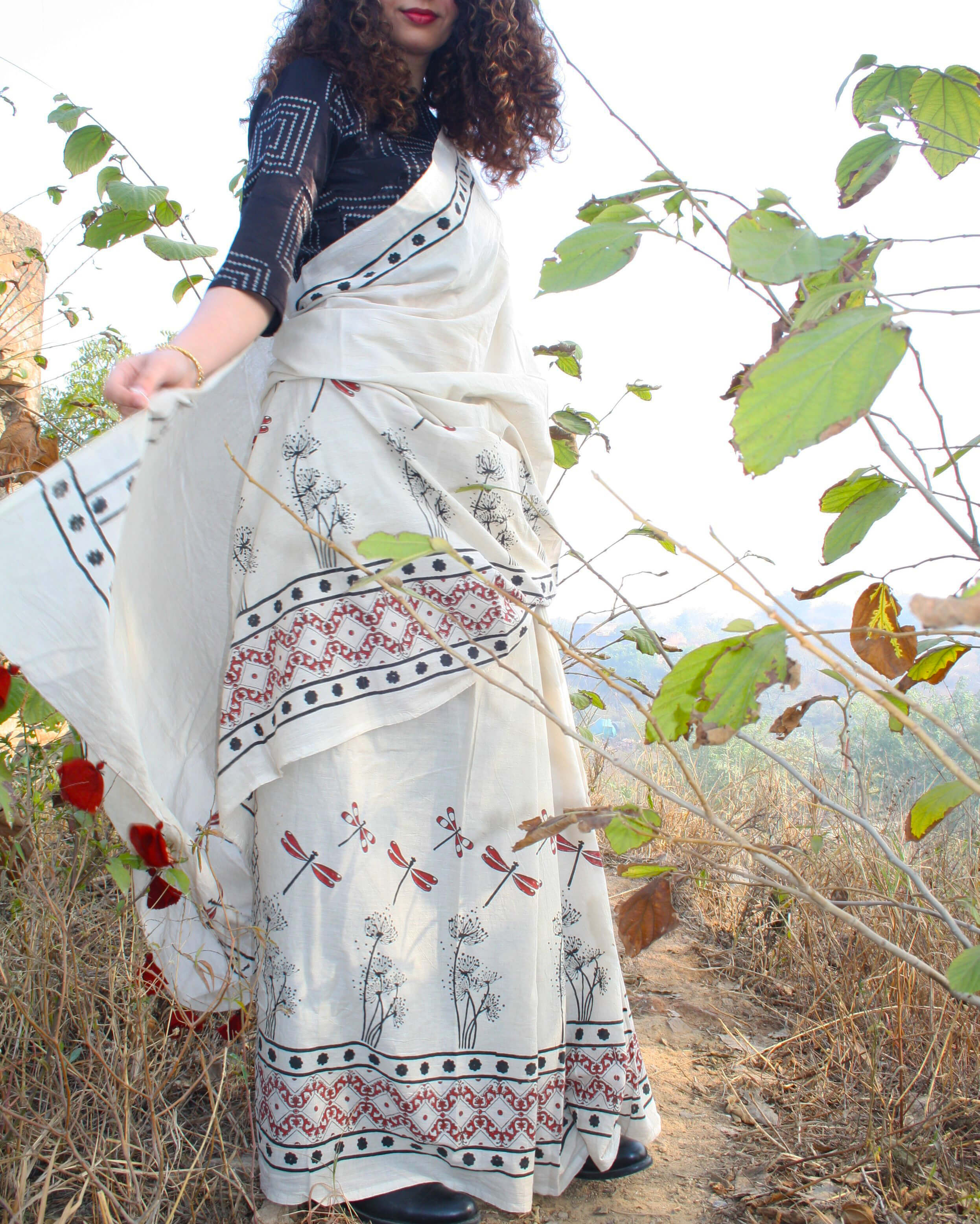 Dragonfly Garden Handblockprinted Cotton Saree - Image 4