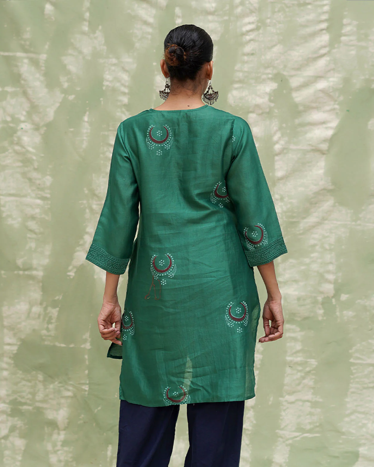 Mere Aangan Mein Green Handblock Printed Chanderi Silk Kurti - CHD - Image 3