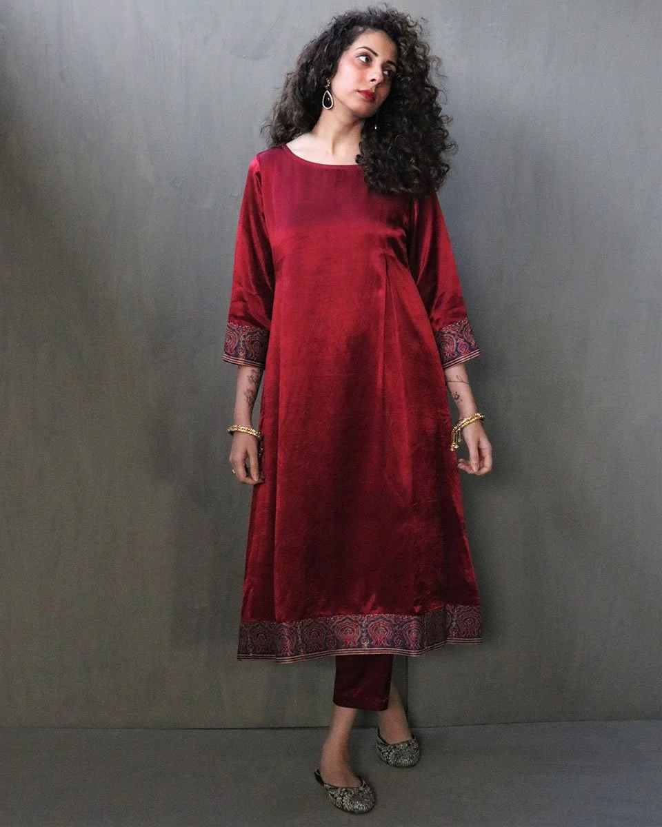 Scarlette Handprinted Mashru Silk Kurta Set - Image 6
