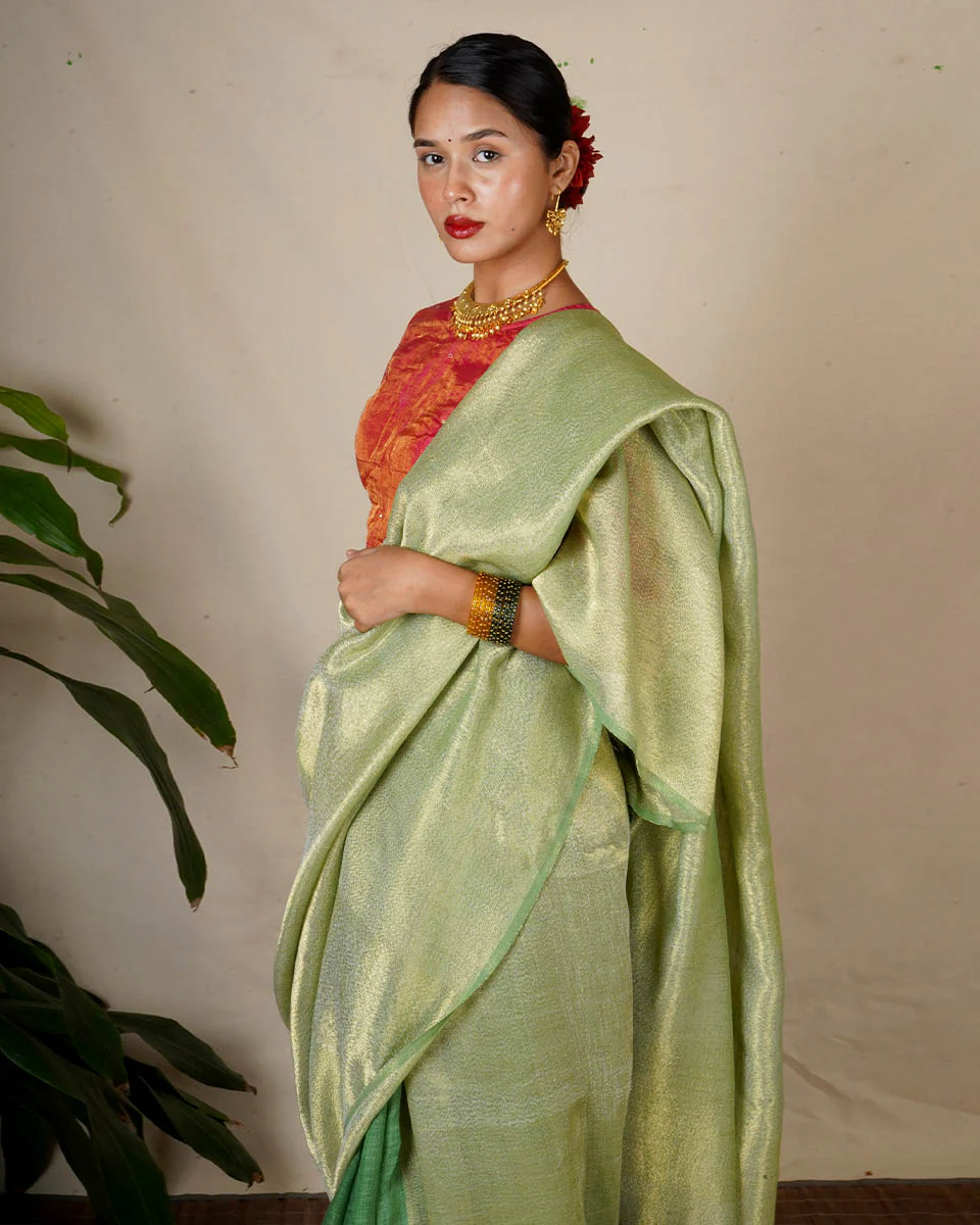 Ishya Green Handwoven Linen Zari Saree - Eknoor - Image 5