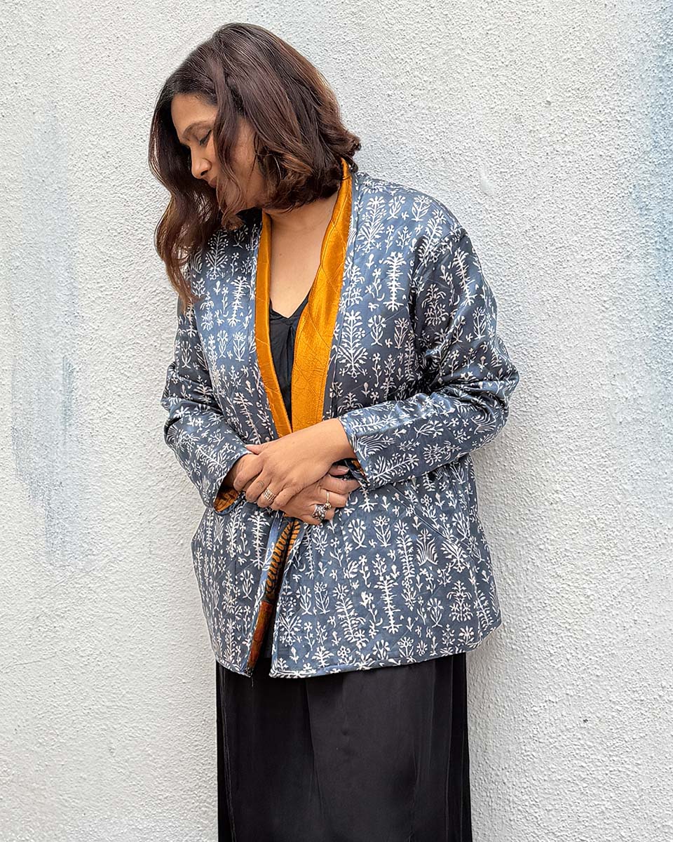 Softember Mashru Silk Reversible Quilted Jacket - Image 10