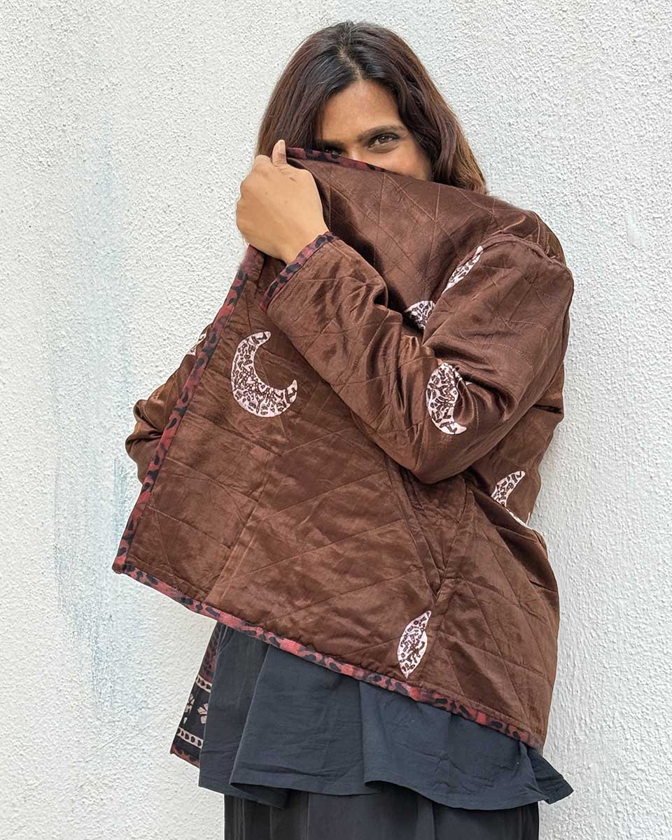 Willow Wrap Mashru Silk Reversible Quilted Jacket - Image 12