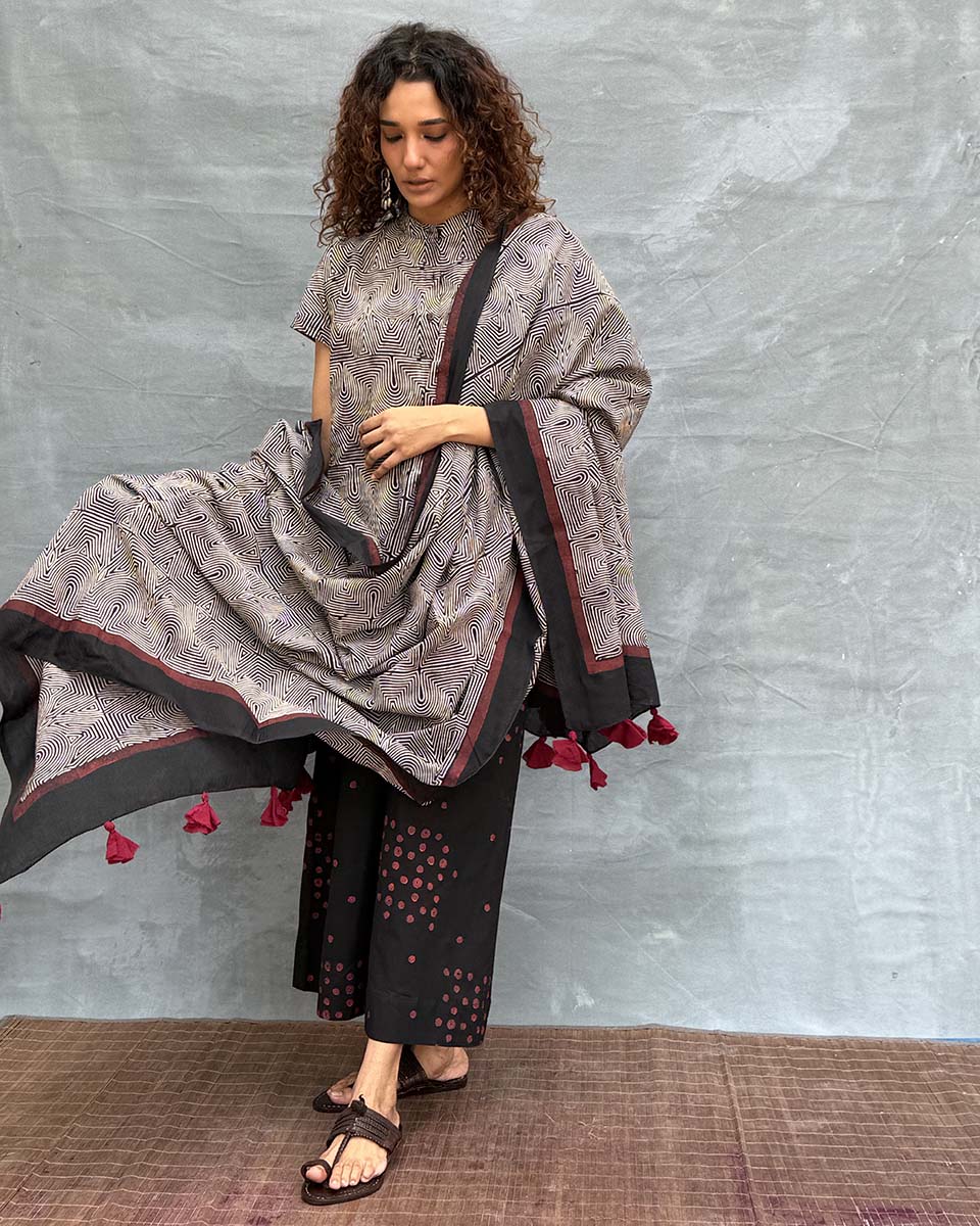 Winterâ€™s Veil Blockprinted Cotton Dupatta - Image 2